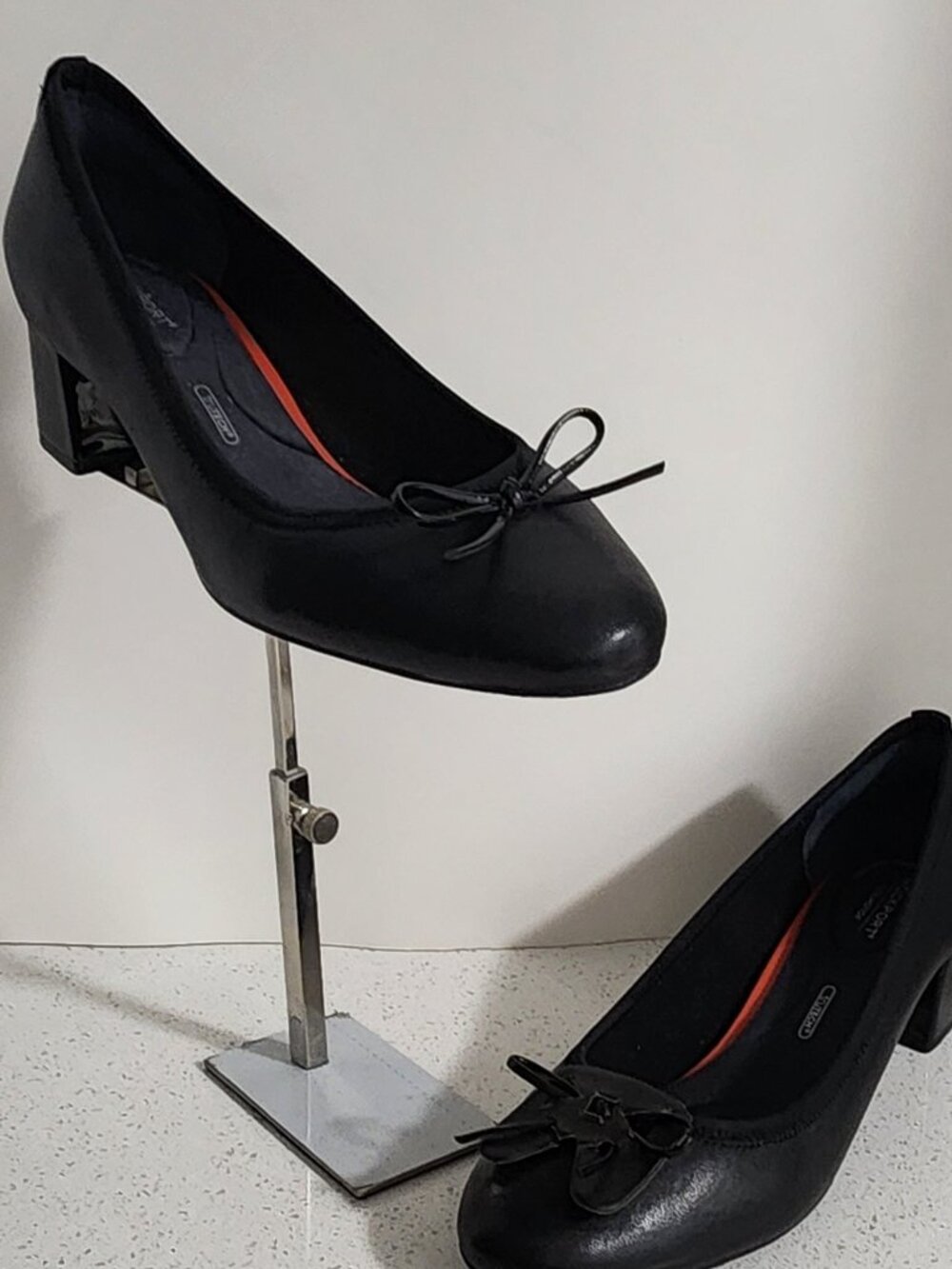 Rockport trutech black leather heels